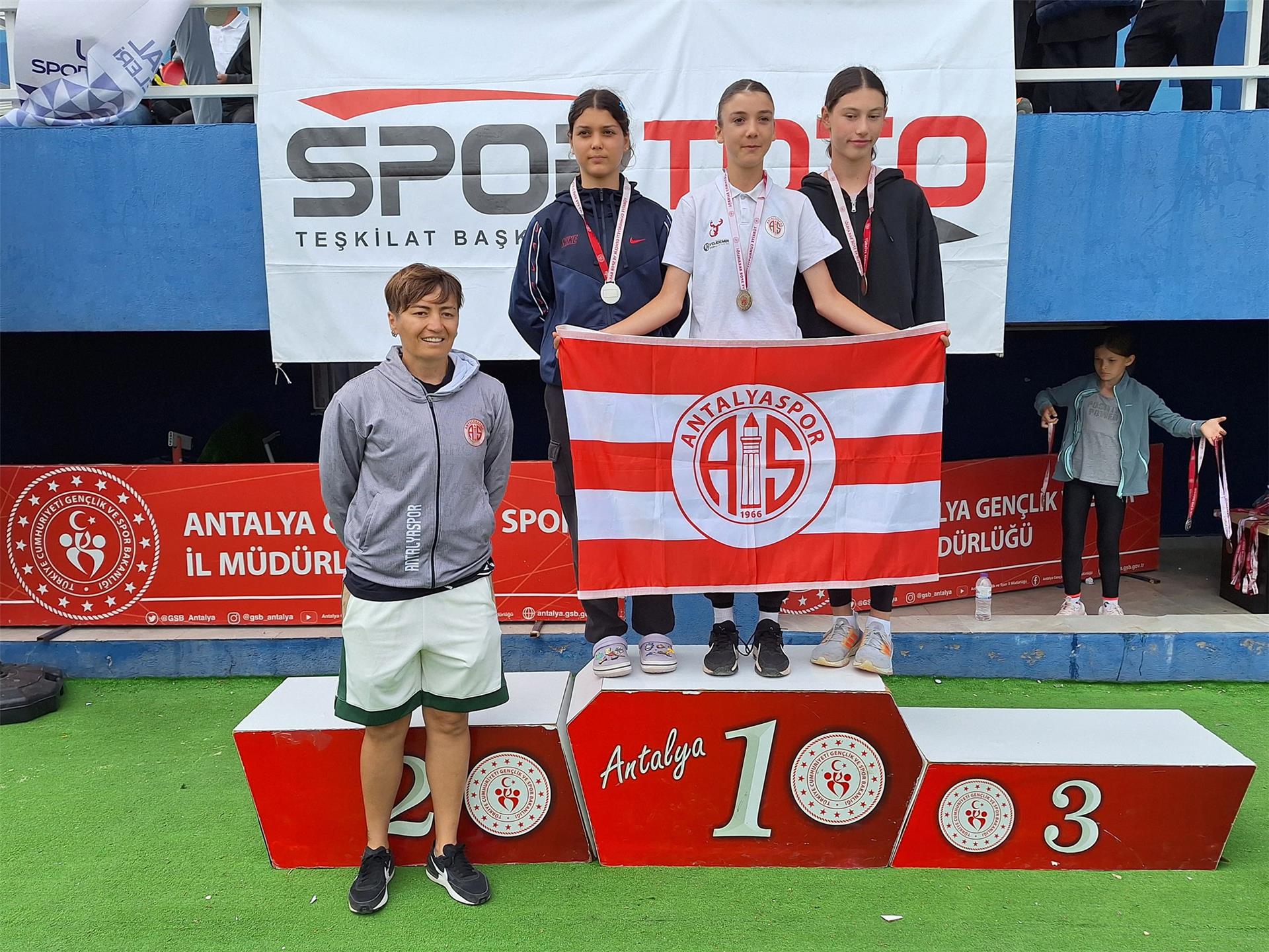 Atletlerimizden Türkiye’nin Dört Bir Yanında Madalya Avı